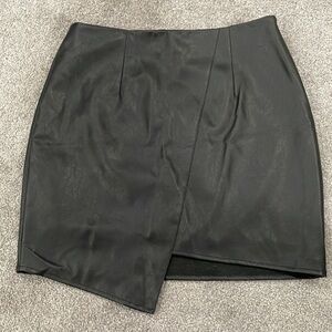 Women’s faux leather skirt